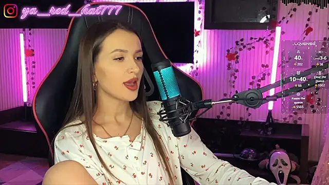 -RED HAT- online show from April 15, 5:50 pm