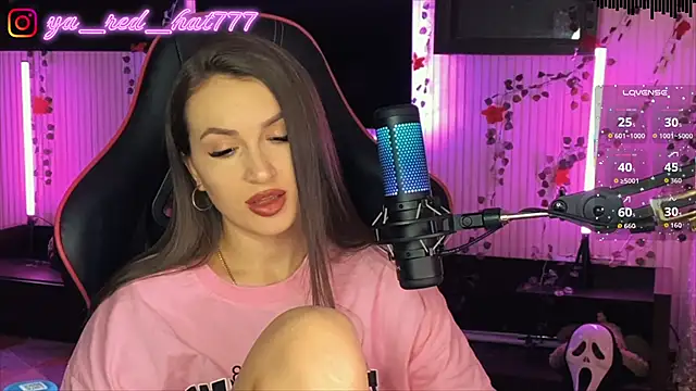 -RED HAT- online show from April 7, 5:15 pm