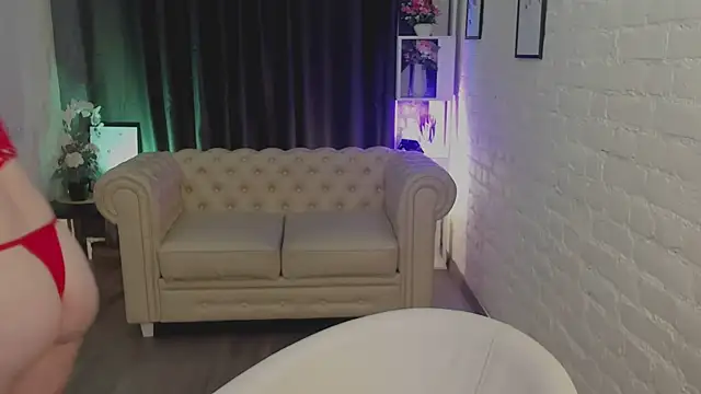 Elizabeth Walson online show from December 22, 9:04 pm