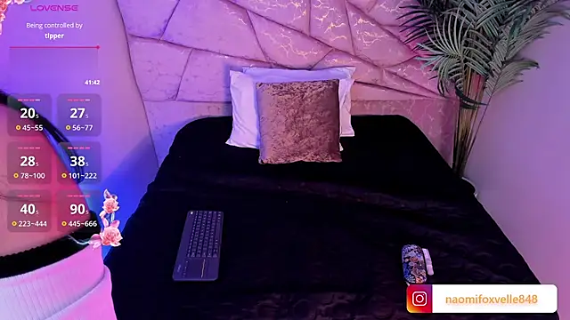 Snapshot of Atenea_Velle chatting on December 3, 1:21 pm Atenea Velle online show from December 3, 1:21 pm