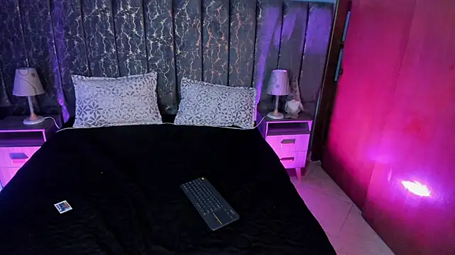 Snapshot of Atenea_Velle chatting on December 1, 1:12 pm Atenea Velle online show from December 1, 1:12 pm