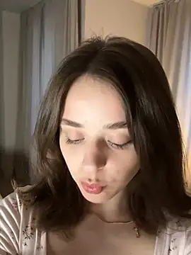 yoyogirlx online show from May 8, 1:37 pm