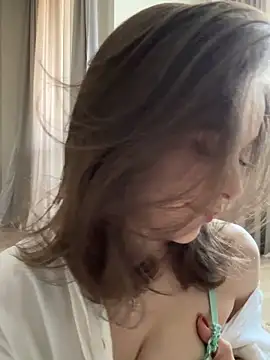 yoyogirlx online show from May 27, 11:50 am