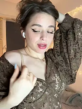 yoyogirlx online show from February 20, 1:24 pm