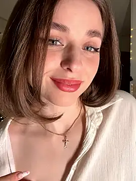 yoyogirlx online show from January 11, 1:29 pm