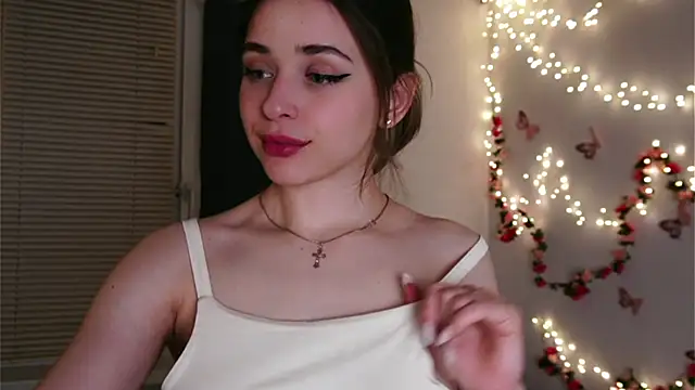 yoyogirlx online show from March 31, 2:08 pm
