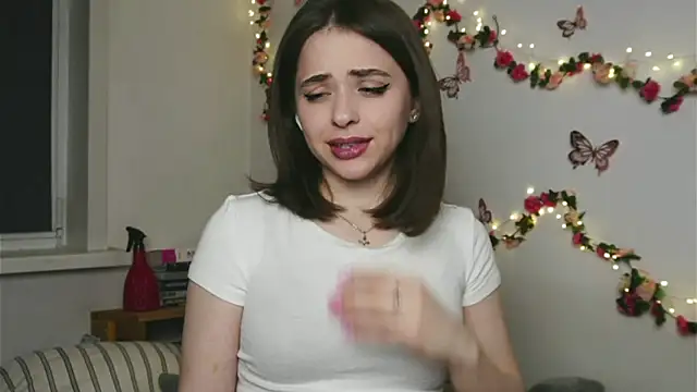 yoyogirlx online show from March 20, 3:57 pm