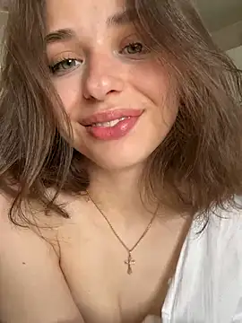 yoyogirlx online show from July 25, 2:30 am