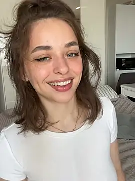 yoyogirlx online show from August 4, 2:38 am