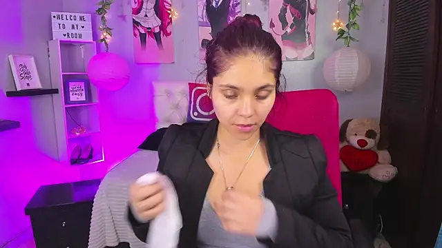 antonella emma online show from December 15, 12:55 pm