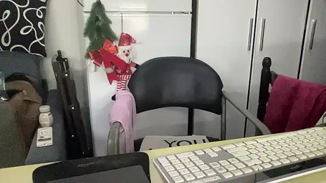 coach-karl online show from December 16, 11:42 pm