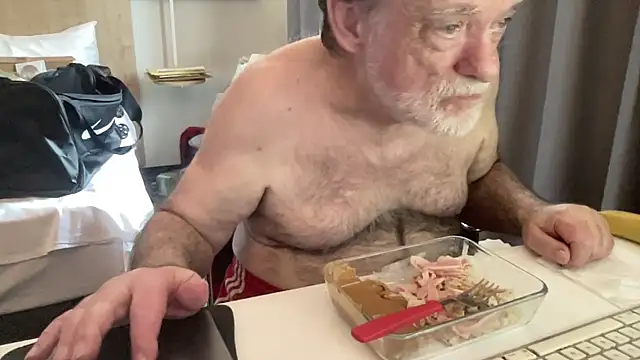 coach-karl online show from March 25, 12:15 pm