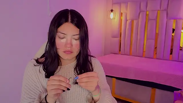 Brandy collinss online show from April 14, 12:10 pm