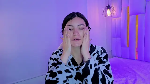 Brandy collinss online show from February 7, 11:51 am