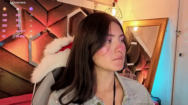 Brandy collinss online show from April 4, 11:28 am