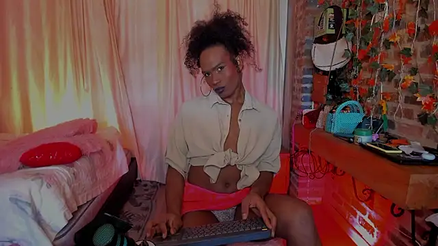 LaGoldenBitch online show from March 1, 4:07 pm