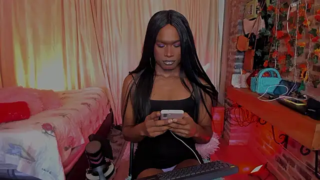 LaGoldenBitch online show from March 8, 1:14 pm