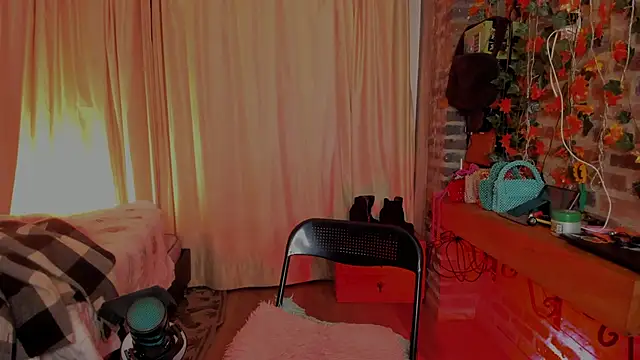 LaGoldenBitch online show from February 25, 10:48 am