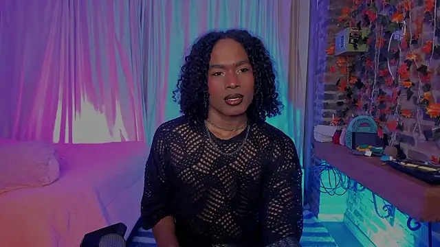 LaGoldenBitch online show from February 11, 9:09 am