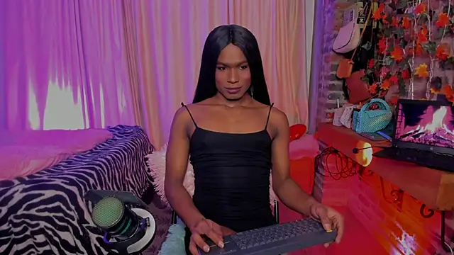 LaGoldenBitch online show from March 24, 9:53 am