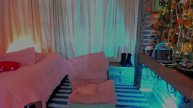 LaGoldenBitch online show from January 31, 7:12 pm