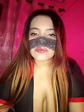 Bunnybush37 online show from May 15, 3:32 pm