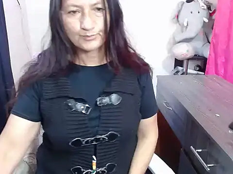 Tiff Dirty69 online show from April 3, 9:10 pm