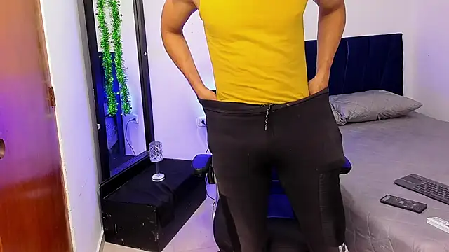 Snapshot of Nolan_joness chatting on November 22, 2:05 pm Nolan joness online show from November 22, 2:05 pm