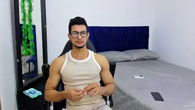 Snapshot of Nolan_joness chatting on November 21, 1:43 pm Nolan joness online show from November 21, 1:43 pm