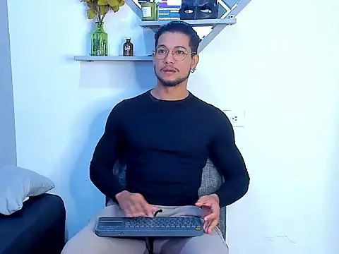 Nolan joness online show from May 19, 2:02 pm