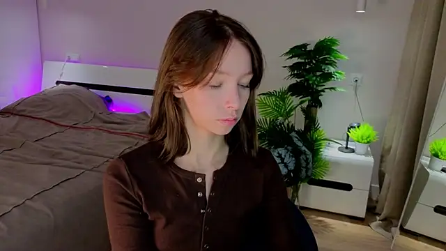 LilyPoetry  online show from November 26, 11:54 am