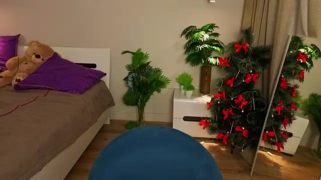 LilyPoetry  online show from January 17, 11:25 am