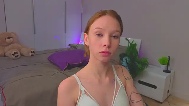 LilyPoetry  online show from November 22, 3:44 pm