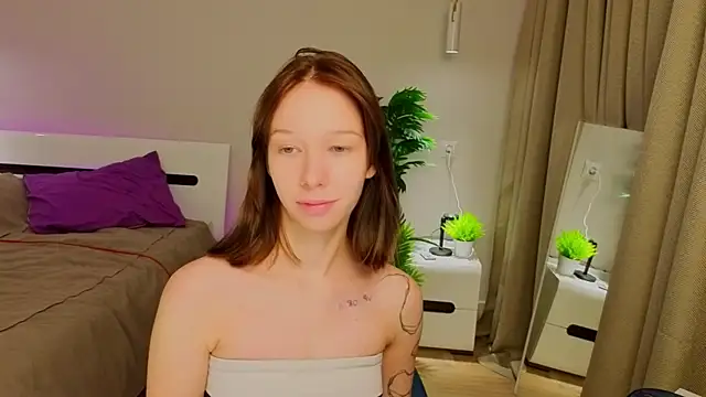 LilyPoetry  online show from November 27, 11:21 am