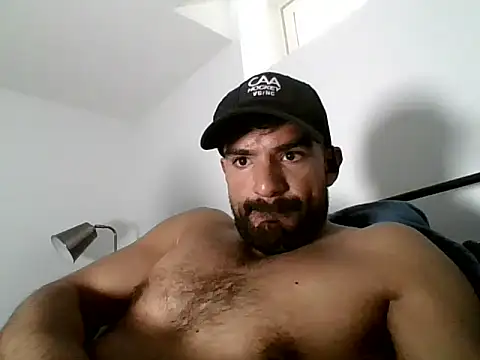 piggylatino online show from May 13, 8:05 pm