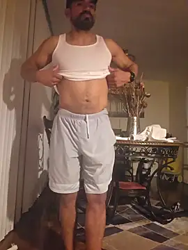 piggylatino online show from April 11, 5:59 am