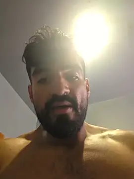 piggylatino online show from April 5, 10:05 pm