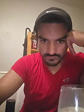 Snapshot of piggylatino chatting on November 22, 12:32 am piggylatino online show from November 22, 12:32 am