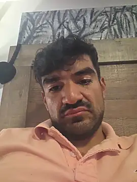 piggylatino online show from April 19, 11:44 am