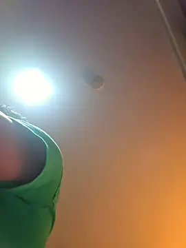 piggylatino online show from March 11, 3:33 am