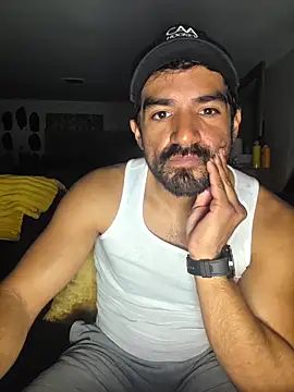 piggylatino online show from March 26, 6:00 am