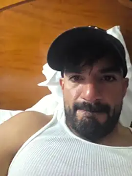 piggylatino online show from March 31, 11:12 am