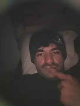 Snapshot of piggylatino chatting on December 17, 5:23 am piggylatino online show from December 17, 5:23 am