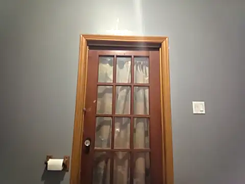 Snapshot of piggylatino chatting on January 12, 1:12 am piggylatino online show from January 12, 1:12 am