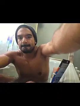 Snapshot of piggylatino chatting on November 30, 7:14 pm piggylatino online show from November 30, 7:14 pm