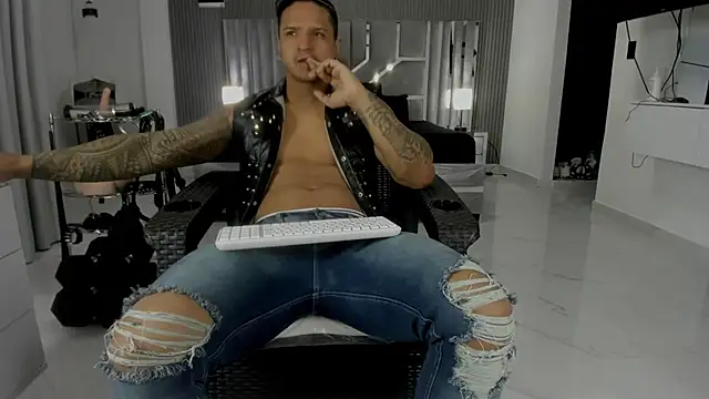 master leather online show from June 25, 2:09 am