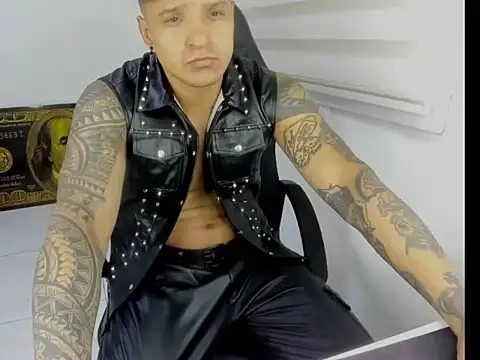 master leather online show from March 10, 1:15 pm