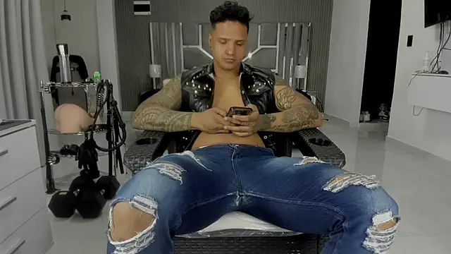 master leather online show from June 26, 6:14 pm