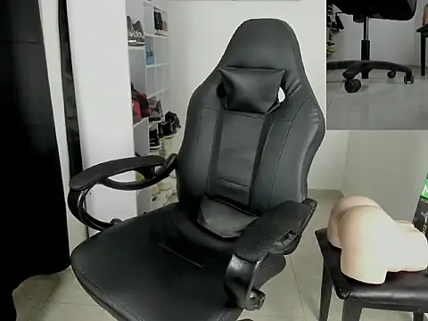 Snapshot of master_leather chatting on November 29, 9:37 pm master leather online show from November 29, 9:37 pm