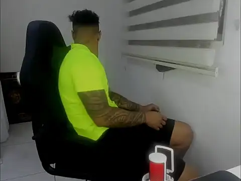 master leather online show from March 25, 1:32 pm